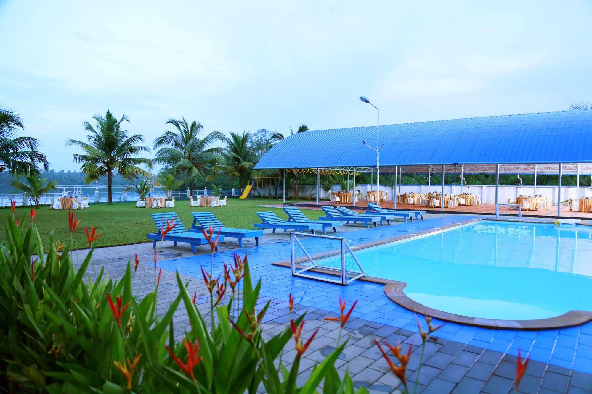 Blue Waters Cherai Cherai Beach Buitenkant foto